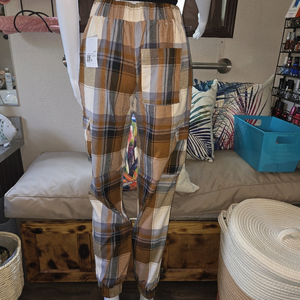 NWT Cargo Jogger Pants - Picture 3 of 7